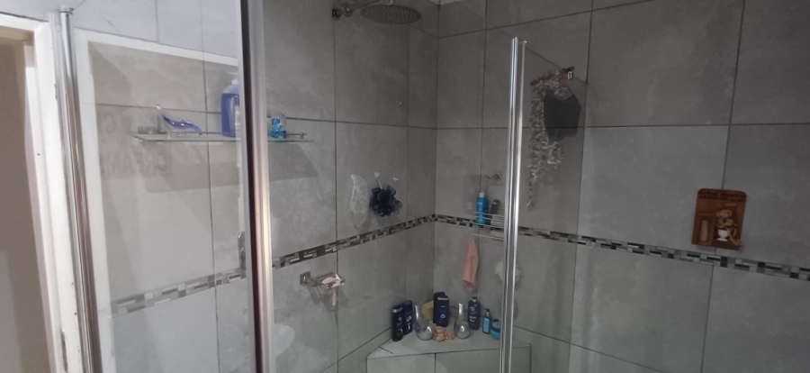 3 Bedroom Property for Sale in Flamwood North West